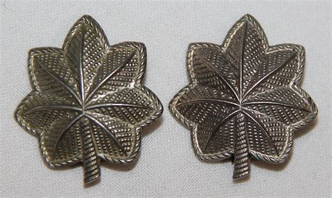 H010 Matched Pair Of Wwii Lieutenant Colonel Insignia Shold R Form