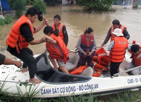 Floods Kill Many In Central Vietnam After Heavy Rains Bbc News