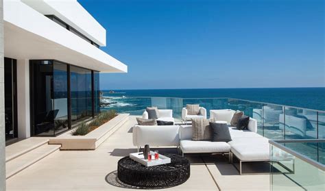 Outdoor Furniture Glass Balustrading Sea Views Beach House In Laguna