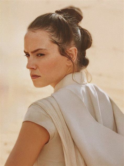 Pin By Kristina Beltran On Star Wars Yes Star Wars Characters Poster Daisy Ridley
