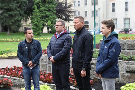 Fekete dávid alpolgármester úgy fogalmazott, hogy a rendszerváltás óta vágya a városnak a körgyűrű megépítése. Több mint százezer virág díszíti a várost - Győr Plusz ...