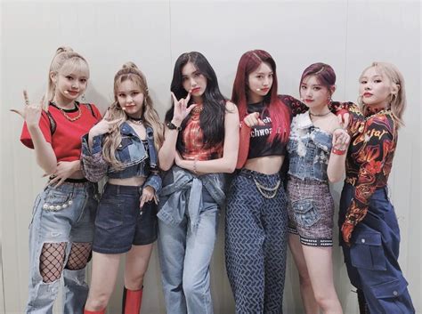 There are six members in the group: Qui sont les membres d' EVERGLOW? | KoreBu.com (fr)