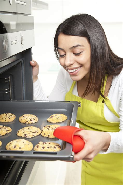 Maybe you would like to learn more about one of these? 8 Reasons Why People Love Baking - News Digest | Healthy ...