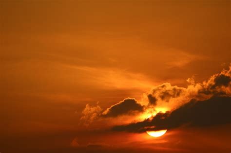 Premium Photo Sunset Back On Silhouette Dark Red Orange Evening Cloud