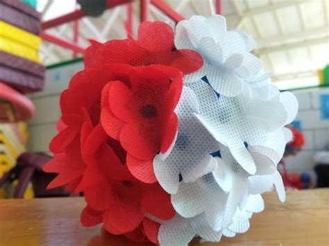 Jika anda tertarik menjadikan tanaman sebagai hiasan dalam rumah, pot bunga lucu ini juga bisa menjadi pilihan yang pas. Pin oleh Naurin di hiasan merah putih | Hiasan, Merah, Putih