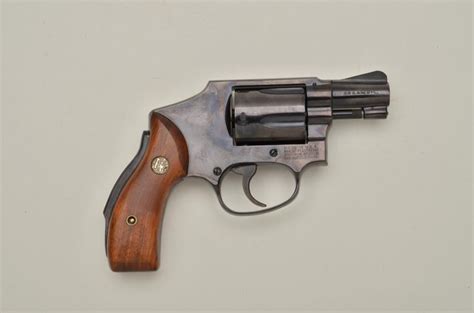 Smith And Wesson Model 40 Da Hammerless Revolver 2 Barrel Blue Finish