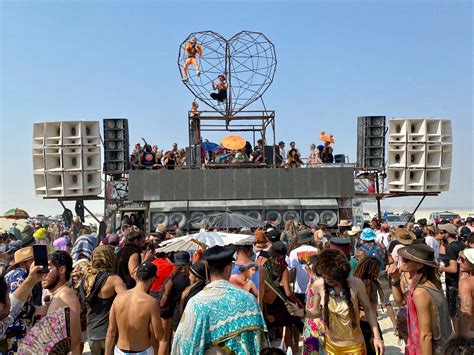 Burning Man This Year S Free Burn Was The Best Year For Music Billboard