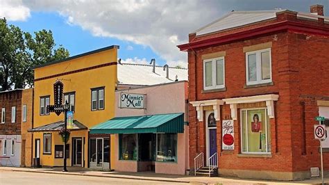 11 Super Cute Small Towns In Saskatchewan To Road Trip To This Summer