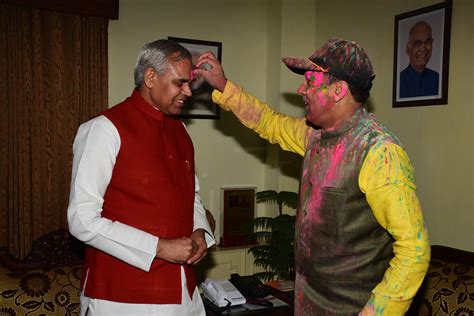 CM celebrates Holi