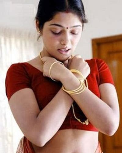 South Actress Bharathi Hot Saree Images Gallery Mallu Surf