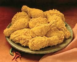 Ayam ungkep sudah matang, proses menggoreng hanya untuk membuat bagian luarnya garing renyah. Resep Ayam Goreng Tepung KFC Original Crispy