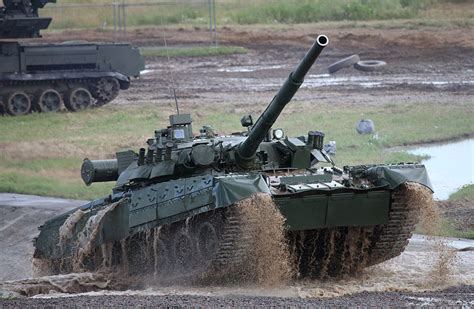 Watch A Russian Tank Battalion Tear Up The Countryside In Full Attack