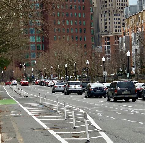 („one way street) und dass sowas auf die dauer nicht gutgehen kann, ist doch klar. GoLocalProv | VIDEO: Few Use Bike Path on Providence's ...
