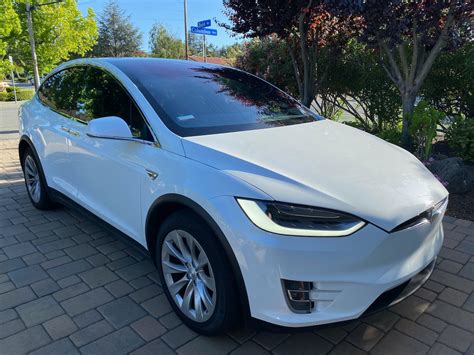 High Resolution 2023 Tesla Model X