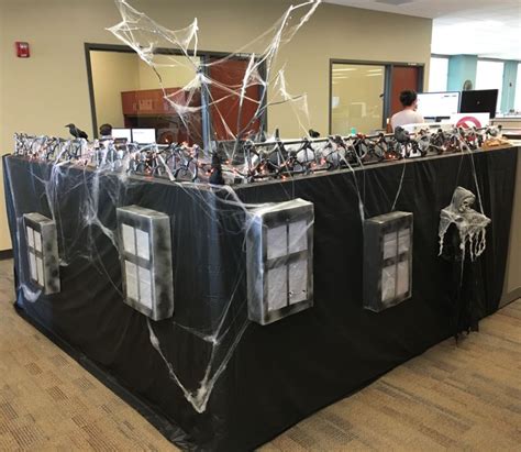 Cubicle Halloween Decoration Ideas In 2022