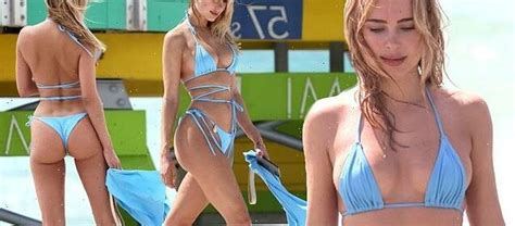 Kimberley Garner Flaunts Her Incredible Physique In A Tiny Blue Bikini Hot Lifestyle News