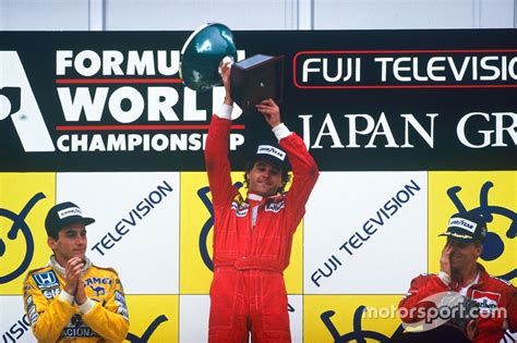 Podium Le Vainqueur Gerhard Berger Ferrari Le Second Ayrton Senna