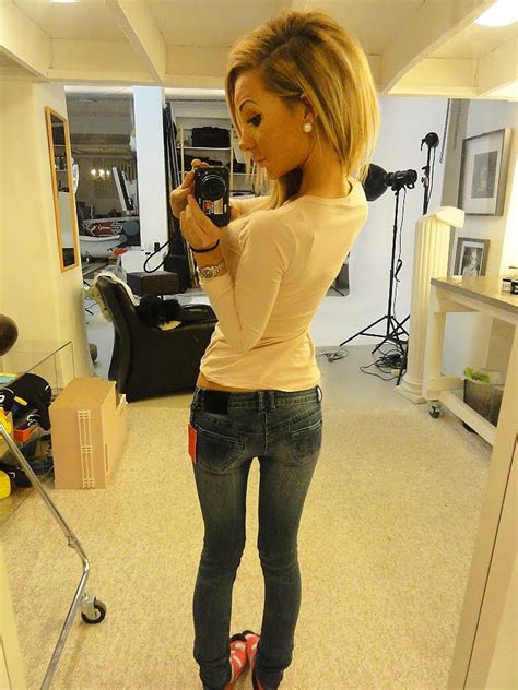 Hot Self Shot Bikini Girls Alexandra Kissie Nilsson Blonde Girl Mirror Jeans