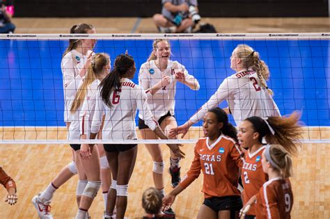 Women S Volleyball Heads To Final Four After Defeating Wisconsin Texas