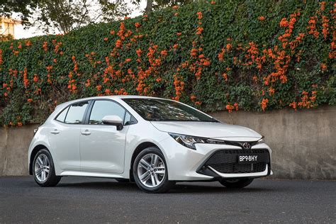 Built around the revolutionary toyota new global architecture (tnga) platform the corolla sedan's new 1.8 litre hybrid powertrain delivers an irresistible drive. 2018 Toyota Corolla Ascent Sport petrol quick review