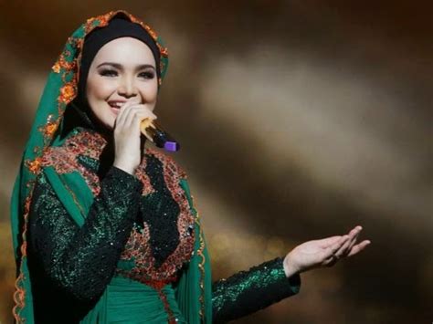 Dari bibir seorang siti nurhaliza. DOMINASI LELAKI: Album Konsert Unplugged Siti Nurhaliza ...