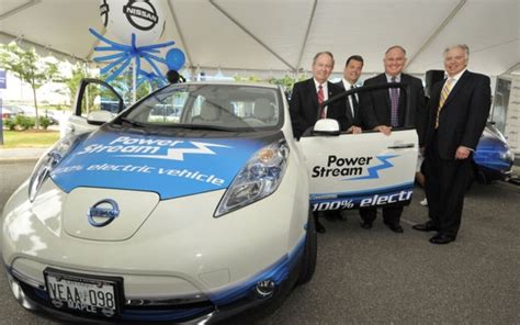 Nissan Canada Delivers Canadas First 100 Electric Nissan Leaf The