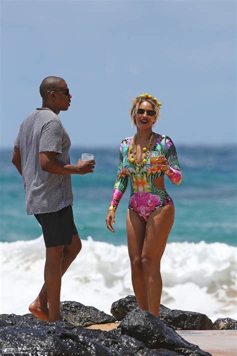 Beyonce In Swimsuit On The Beach In Hawaii June 2016 • Celebmafia