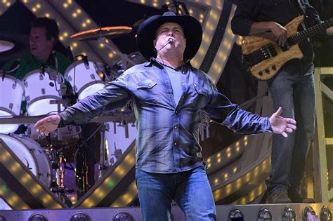 Garth Brooks Announces His Final California Stadium Tour Stop