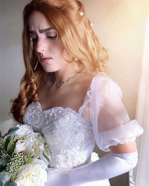 “i Really Truly Hated My Wedding Gown It Was A Monstrosity Of Tulle
