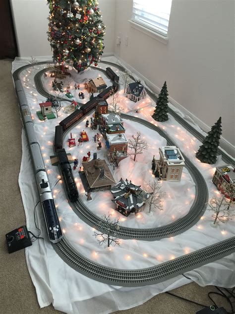Lionel Christmas Train Layouts