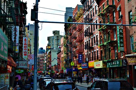 Colorful Photos Of Chinatown In New York City Places Boomsbeat
