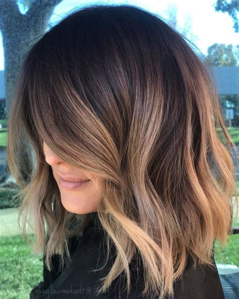 For some unexplained reason, we get the desire to get our hair dyed a lighter color during summer. 2020 Popular Short Bob Hairstyles With Highlights