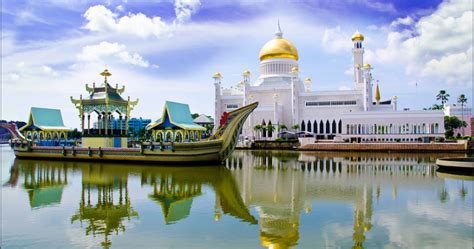 Suku yang paling terbesar di brunei adalah melayu muslim sejumlah 90%, 1/5 etnis cina dan sisanya adalah etnis india. Kurikulum Di Brunei Darussalam / Sejarah Kurikulum ...