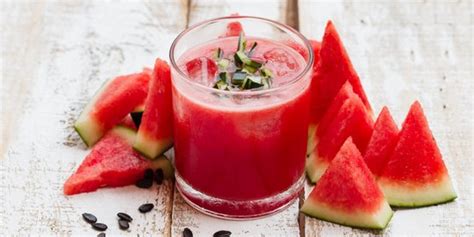 Buah naga merah bisa diolah jadi minuman enak dan berkhasiat dan cocok untuk dikonsumsi secara teratur. Not Angka Lagu Jus Buah Peredah Jerawat : 7 Buah Dan Sayur ...