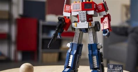 Lego Built An 170 Transformers Optimus Prime That Actually Transforms