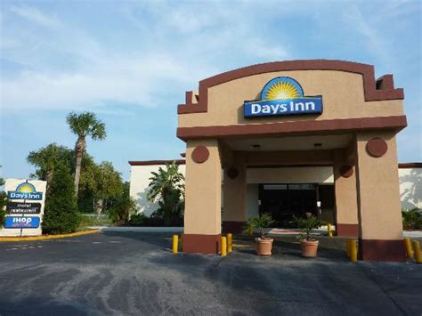 Hotel overview of days inn orlando international drive near universal. Days Inn Orlando Convention Center-International Drive ...