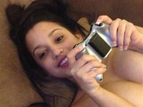 99xs Shameless Twitter Selfies Pornstar Abella Anderson