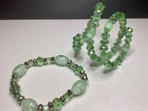 VINTAGE MINT GREEN Glass Crystal Aurora Borealis Beaded Stretch Wrap