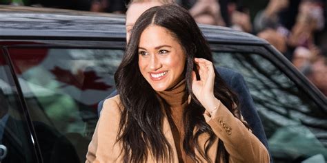 I hesitate to call her a victim. Every Outfit Meghan Markle Wore in 2020 | Elle Canada