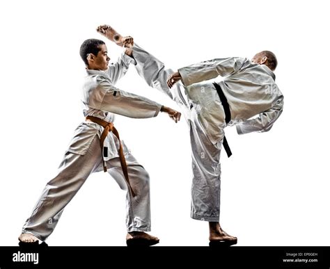 Dos Hombres De Karate Sensei Y Adolescente Estudiante Fighters Combates