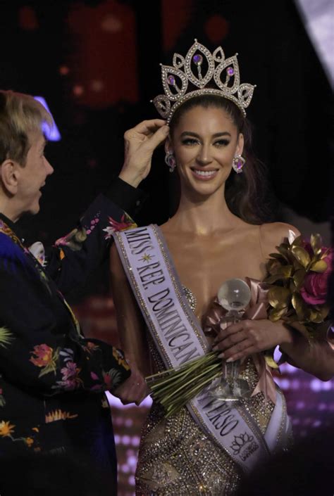 mariana downing is miss dr representative to miss universe