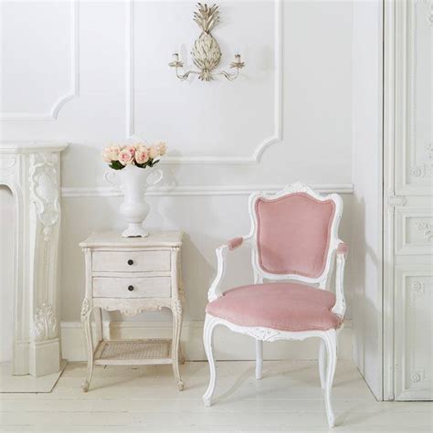 The website receives an average of 90,000 monthly visitors. Dreaming of Provence | The French Bedroom Company