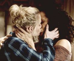 Really Perfect Cute Lesbian Couples Teri Polo Lesbians Kissing