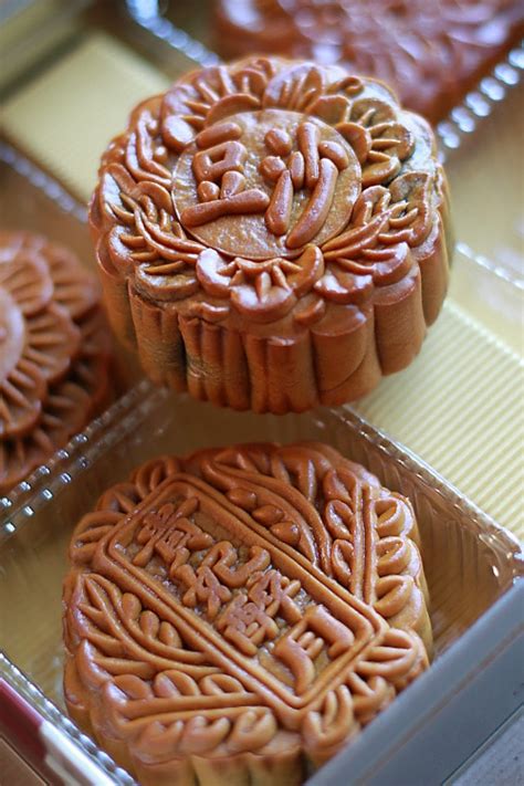 Use leftover rice for the best texture. Mooncake | Easy Delicious Recipes