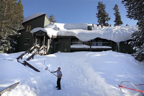 The Big Dump Digging Out From 11 Feet Of Snow In Mammoth Lakes Los