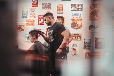 How to Choose Right Mens Hair Salon | Dapper & Divine