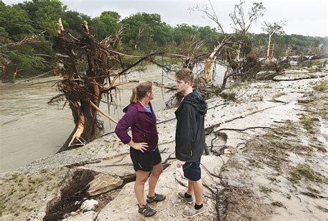 Texas Floods Eight People In Wimberley Vacation House Are Missing