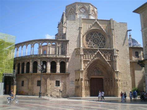 Valencia Cathedral Traveling Iq