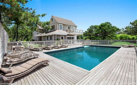 The perfect scarlettjohansson pool bounce animated gif for your conversation. Scarlett Johansson Drops $2.2M on a Hamptons Beach House ...