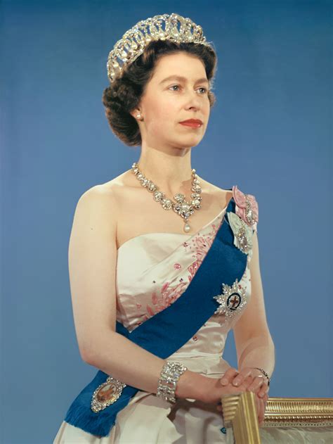 Elizabeth Ii Wikipedia Friddja Diehtosátnegirji